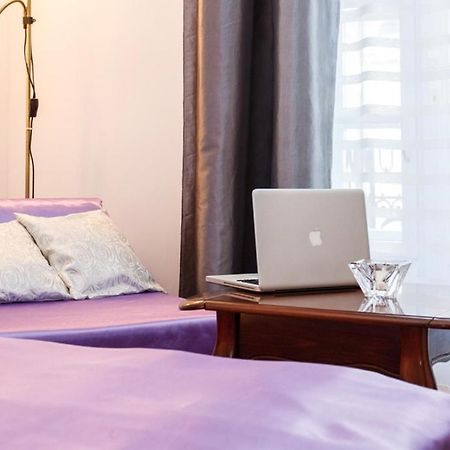 City Center Apartment With Balcony Belgrad Exteriör bild