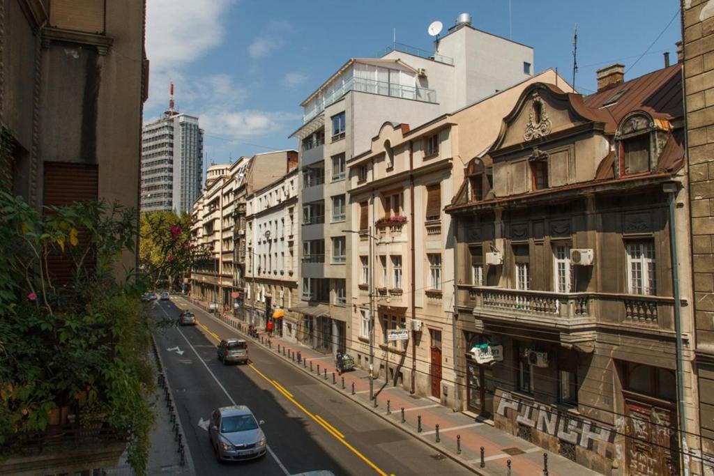 City Center Apartment With Balcony Belgrad Exteriör bild