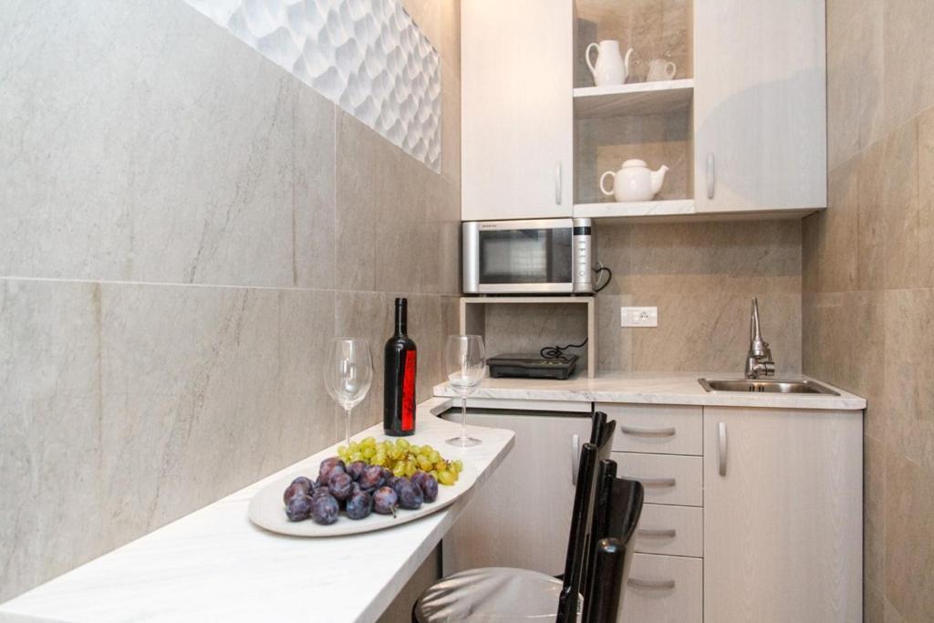 City Center Apartment With Balcony Belgrad Exteriör bild