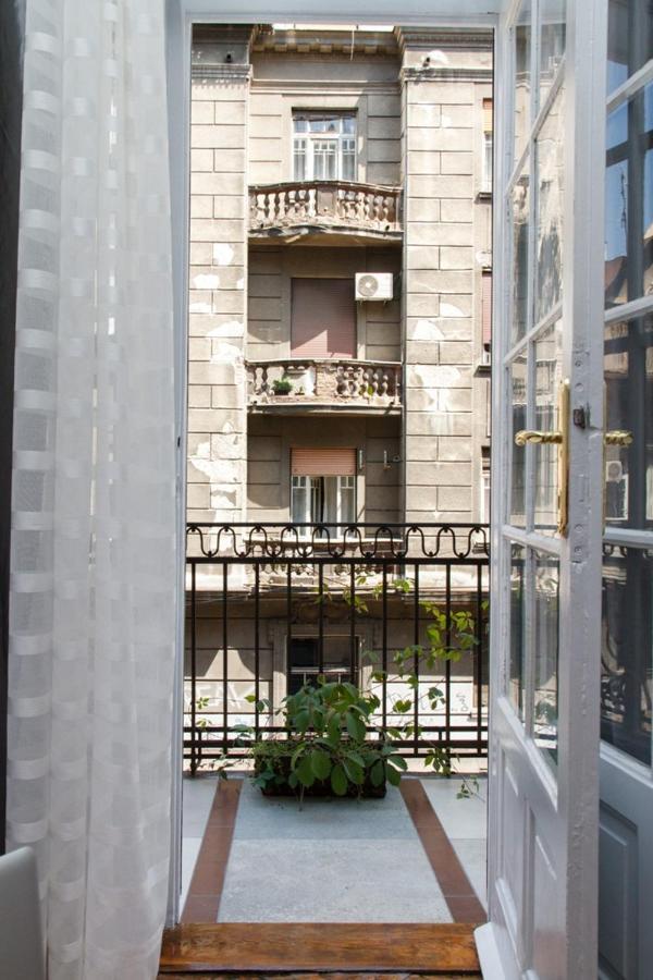City Center Apartment With Balcony Belgrad Exteriör bild